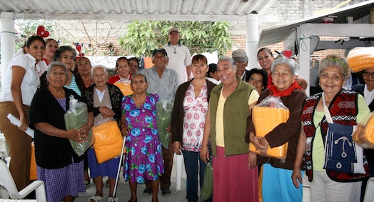 Trabaja DIF por el Bienestar de Adultos Mayores en Bahía