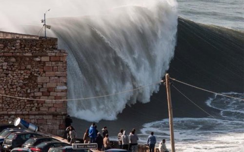 El surfista que desafía la ola más grande del mundo