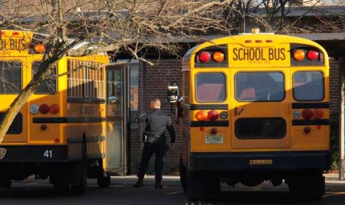 Nueva Jersey Contrata Policías Armados Para Cuidar Escuelas
