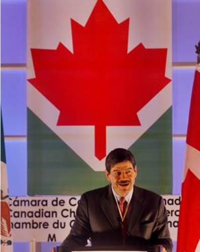 Canadá podría eliminar visas para mexicanos en 2014