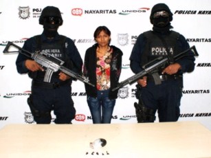 Mujer es Detenida Con Droga y Granada