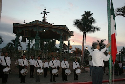 Conmemora Bahía Día de la Bandera