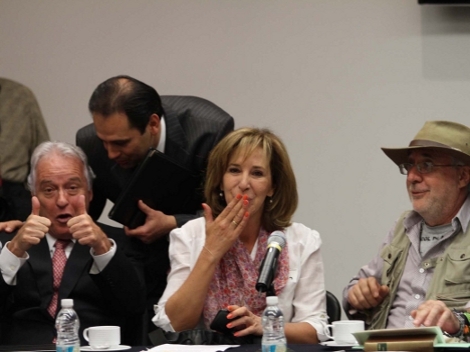 Entregan a senadores propuesta de reformas a la ley de víctimas