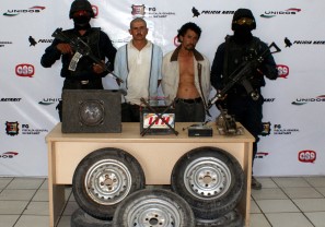 Par de Robacarros Capturados y Tras las Rejas en Xalisco, Nayarit