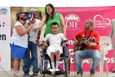 Conmovió Entrega del DIF a Los más Pobres