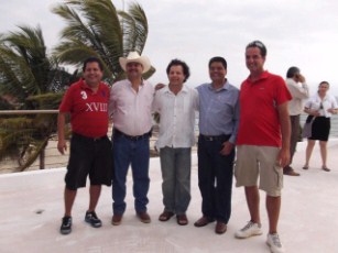 Atiende Gobierno a Residentes de Bahía