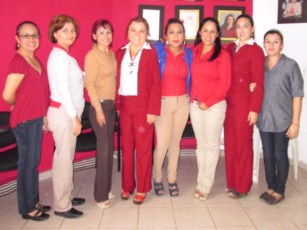 Capacitan a DIF en Ayuda a Adolescentes