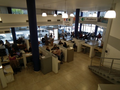 Habrá fuertes multas para cobradores acosadores y groseros