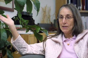 Mujeres de ciencia están en desventaja: Julieta Fierro