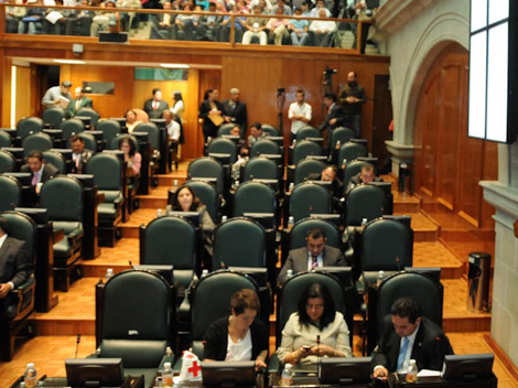 Municipios podrán contratar créditos para pago de deuda