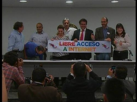 Exigen al Senado garantizar internet libre en ley de telecomunicaciones