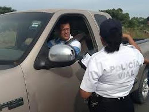 Cesan a Agente Vial de Tepic Por Irresponsable