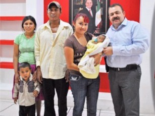 Regresan a Sus Padres Biológicos, Niño Indígena Robado