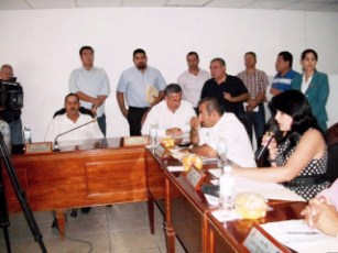 Piden a Mariel Duñalds No Llevar Problemas al Pleno del Cabildo