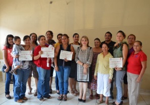 Ofrece Cuquita Gómez Opciones de Autoempleo a Mujeres