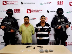 Narcomenudistas Detenidos con Armas y Droga
