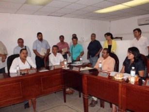 Aprueba Cabildo de Bahía Pensiones a Favor de Servidores Públicos