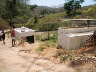 “Escurrimiento” de Agua Sucia de San Pancho Afecta Carretera 200