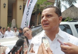 “Sermonea” el Gobernador Sobre Actos Anticipados de Campaña