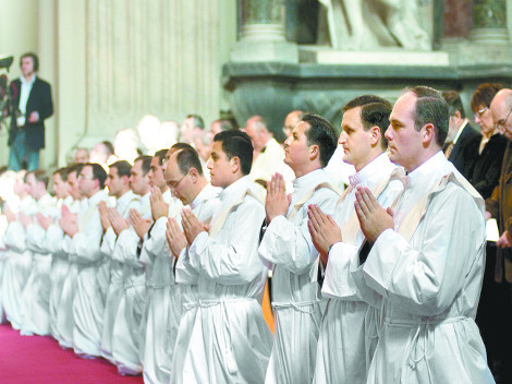 Legionario reprocha que siga el culto a Maciel; lo silencian