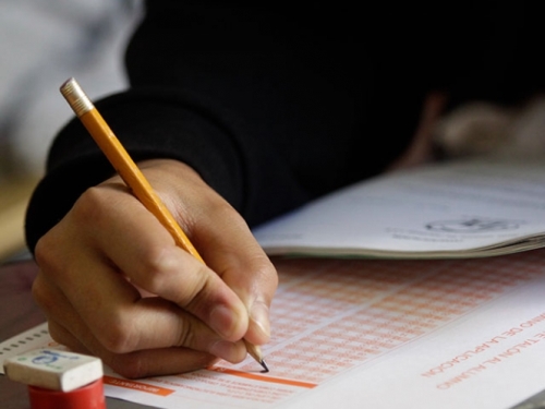 Maestros responsabilizan a padres de estudiantes por prueba ENLACE