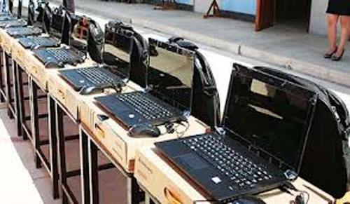 Anuncia SEP licitación de 240 mil laptops