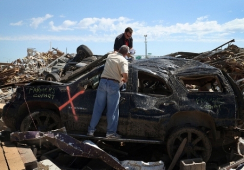 Estiman en 2 mil mdd los daños tras tornado en Oklahoma