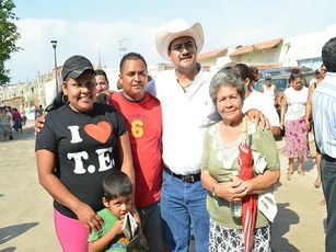 Autoriza Rafa Cervantes Agua Para Colonos de Rinconada Las Flores