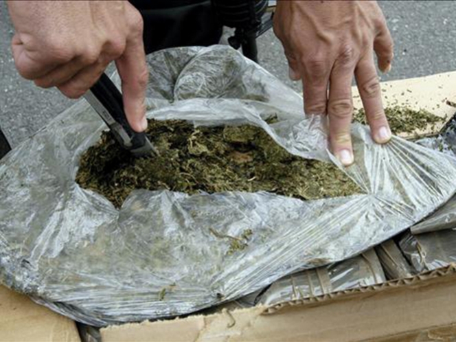 Entrega Guardia Costera de EU bote con Droga a México