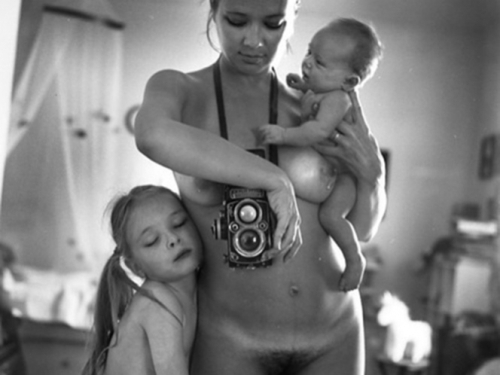 Censura Facebook Polémica Imagen de la Fotógrafa Chernyavsy Desnuda