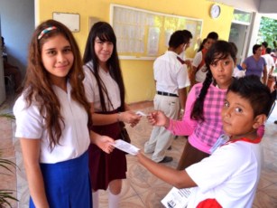 Propicia Cuquita Gómez Talento Artístico en Bahía