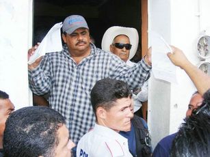 Consideran a Fletes “El Troncón” Como un Candidato de Imposición