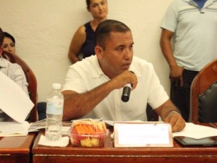 Autorizan a Rafa Cervantes Ejercer 7 Millones Para Obras
