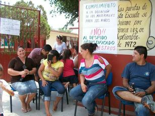Padres de Familia Protestan Por Escuela de Tiempo Completo