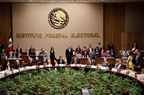 IFE someterá a votación aplazar discusión sobre multas
