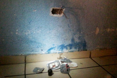 Delincuentes Roban Cableado de una Casa en Jardines del Sol