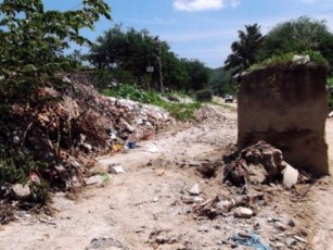 Imperan Basura, Escombro y Trampas Vehiculares en el Arroyo del Indio