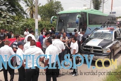 Tránsitos de Bahía Detienen a Estudiantes de la UNAM Por Grabar Detención