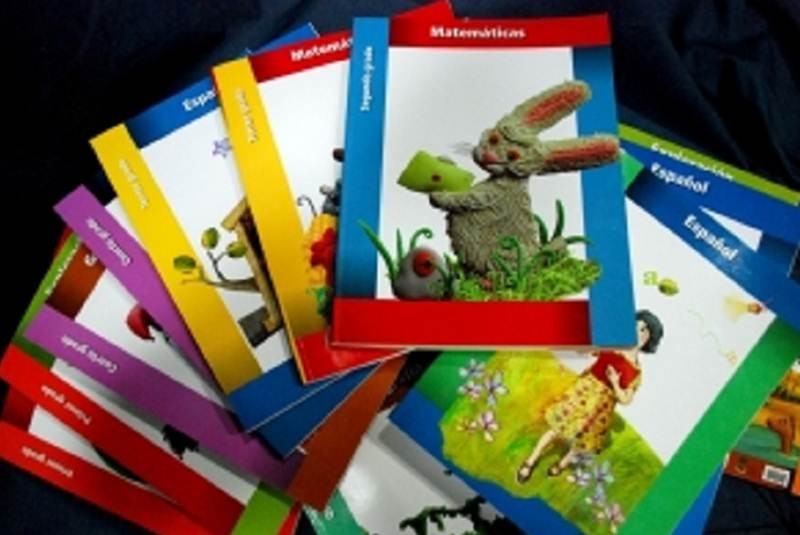 Piden sanción por errores ortográficos en libros de texto