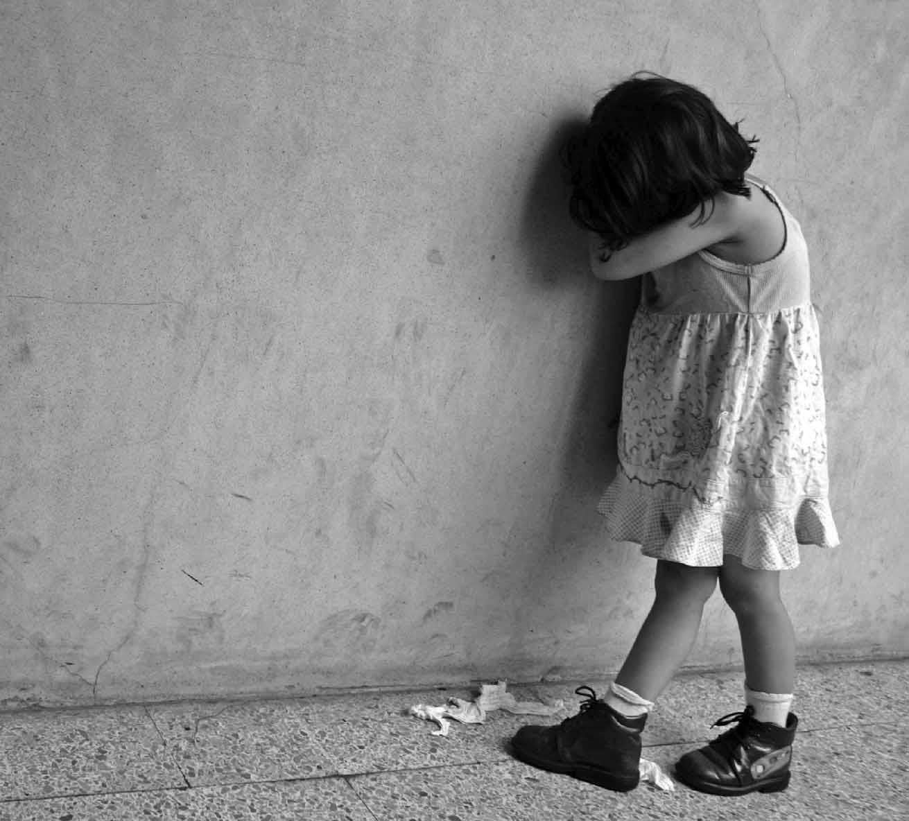 Liberan a radiólogo; veía video de niña semidesnuda