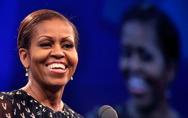 Pide Michelle Obama a latinos no claudicar ante reforma migratoria