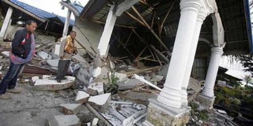 Sube a 27 los muertos por sismo en Sumatra