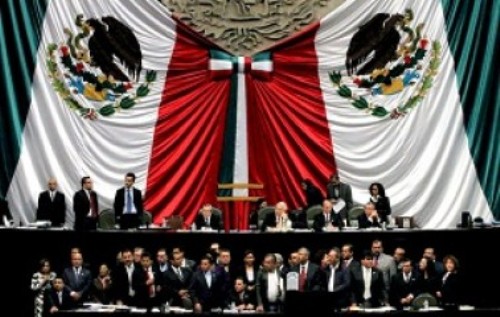 Retiran diputados tema del IFAI de agenda en extraordinario