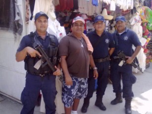 Garantiza Rafa Cervantes Seguridad de Bahía