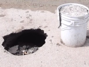 Bache se Convirtió en “Socavón” de Dos Metros en Valle Dorado