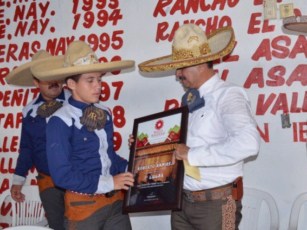 Reconoce Rafa Cervantes a Primeros Lugares del Nacionalito 2013