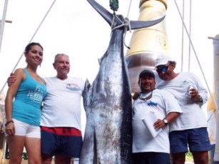 ‘Ana María’ se queda con el trofeo del Torneo de Pesca de Atún y Marlin