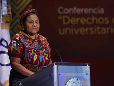 Falta poner en práctica derechos de indígenas: Menchú