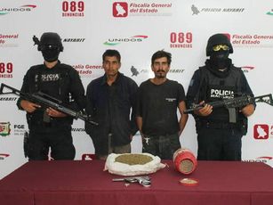 Destruyen Sembradío de Marihuana y Capturan a Dos