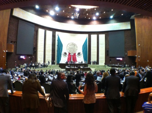 Aprueban en lo general Ley de Deuda de Estados y Municipios